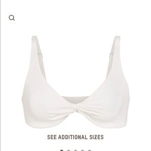 NWT Twist skimpy scoop SKIMS bra